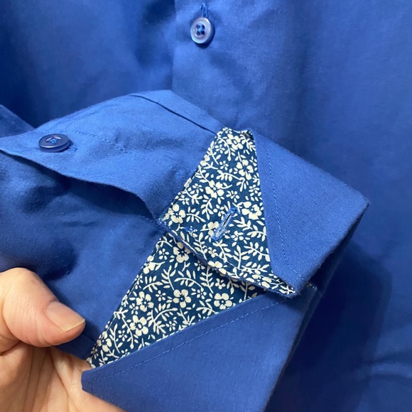 ST. LYNN Men’s Blue Buttondown Shirt Floral Accent on Interfacing & Sleeves Sz L - Picture 4 of 10